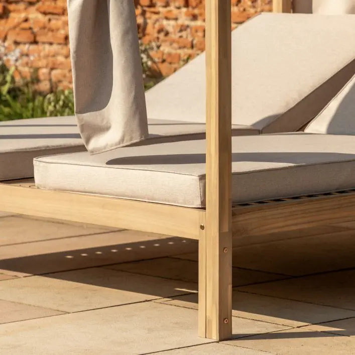 Amos Daybed