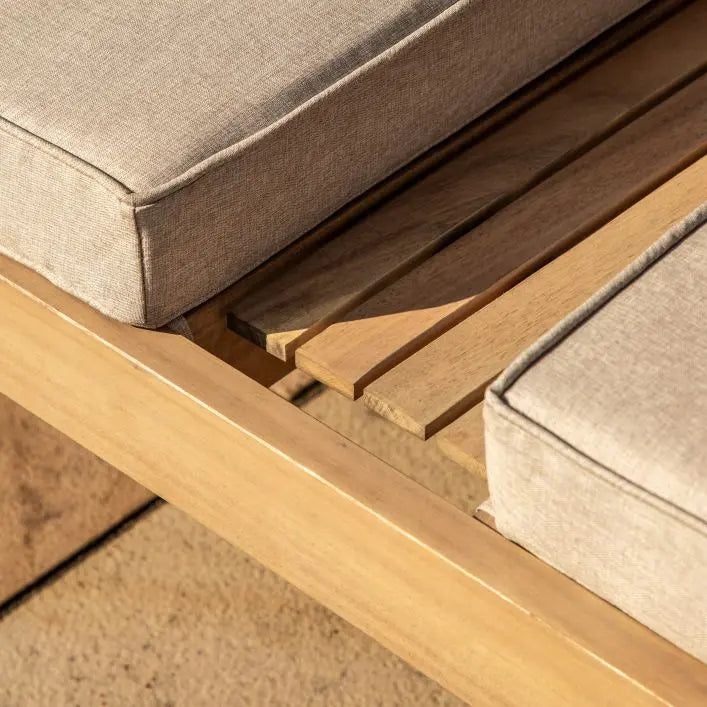 Amos Daybed