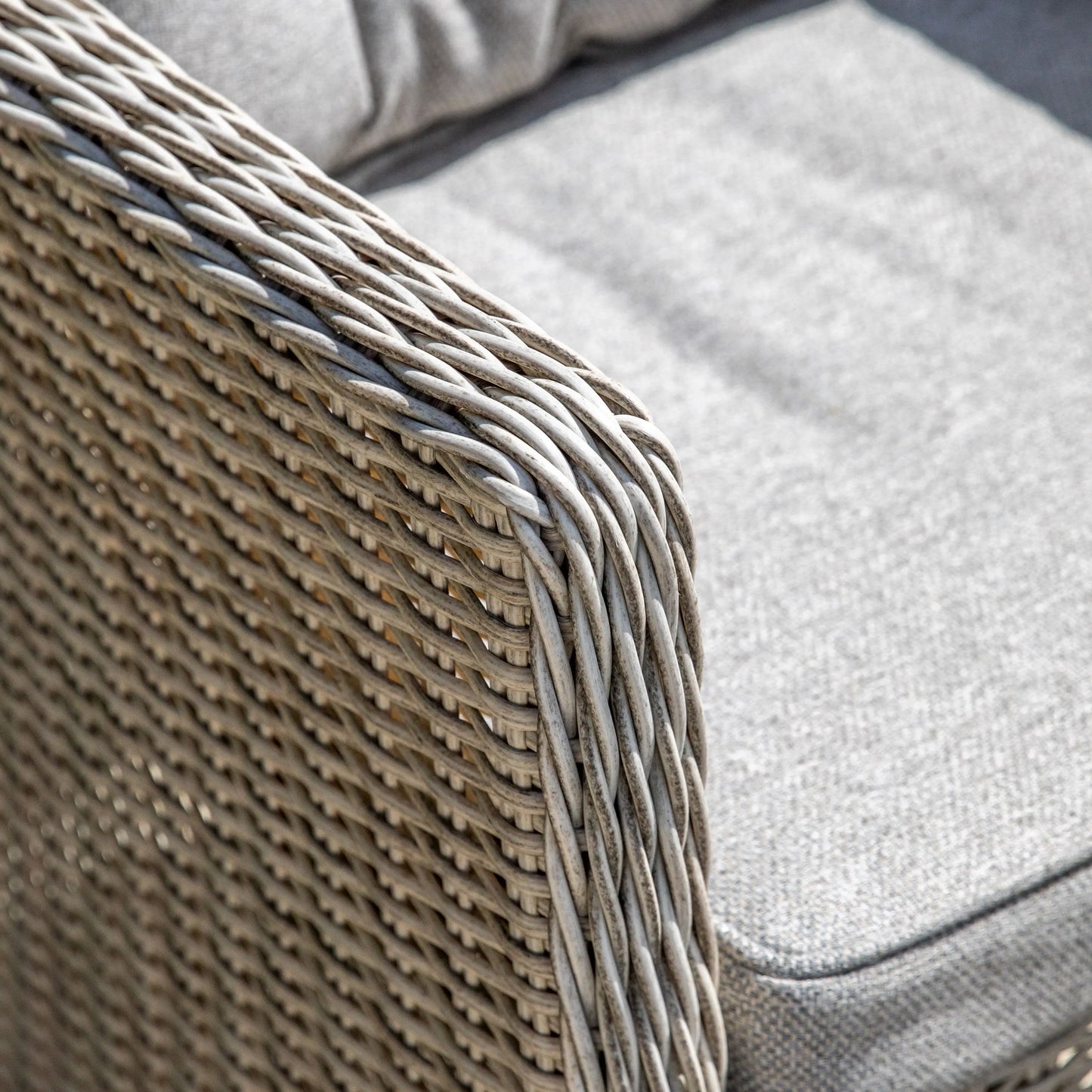 Holton Bistro Set 1 x Table, 2 Chairs